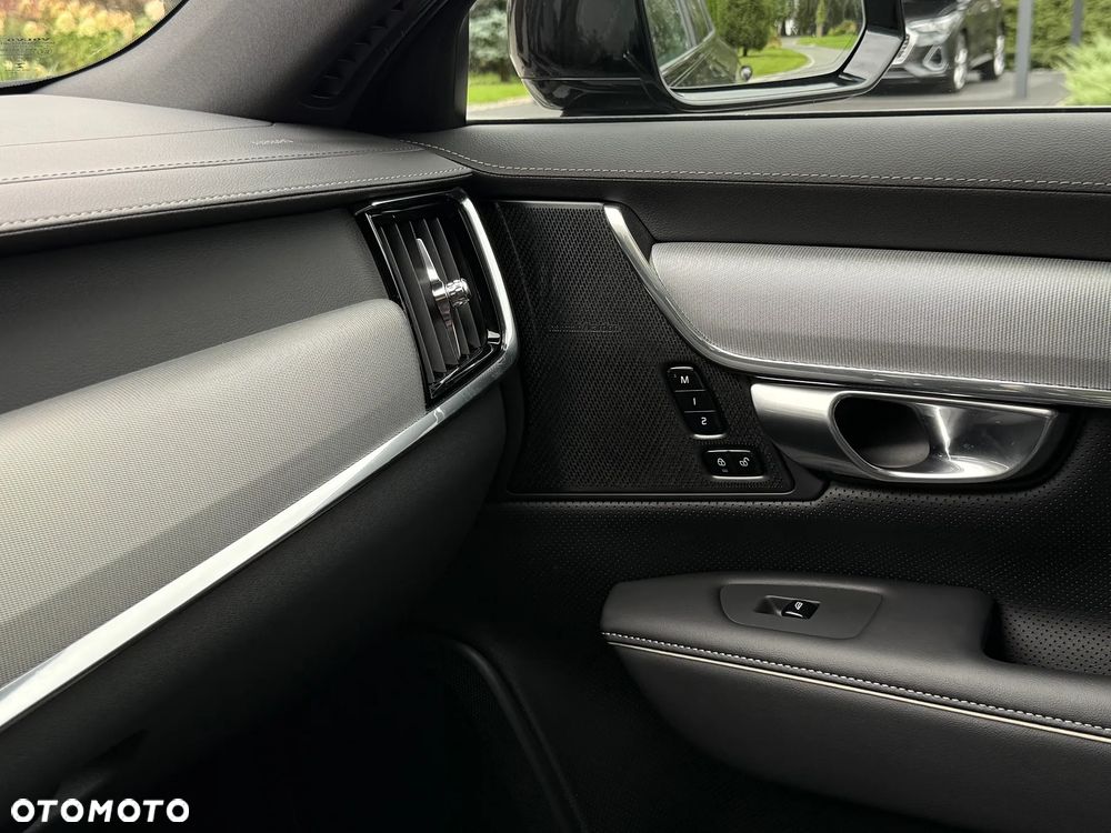 Volvo V90 B4 D Plus Dark - 24
