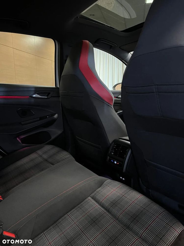 Volkswagen Golf VIII 2.0 TSI GTI DSG - 11