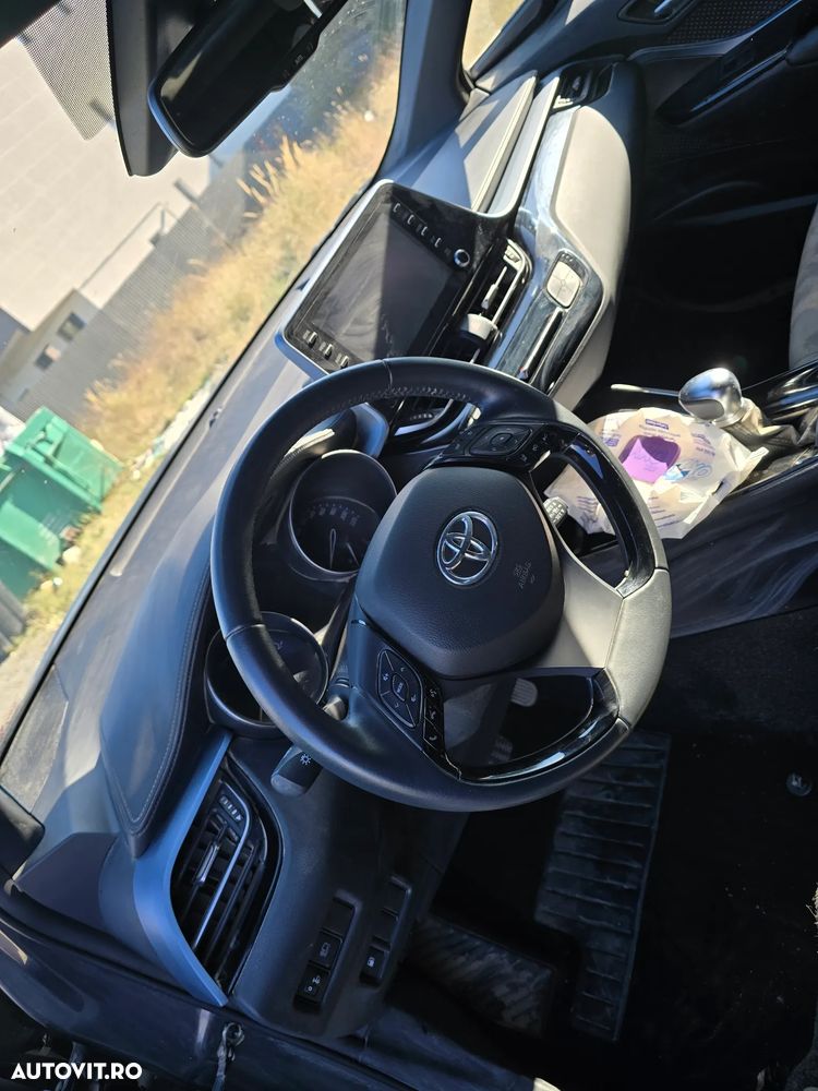 Toyota C-HR 1.8 HSD 4x2 CVT C-enter - 4