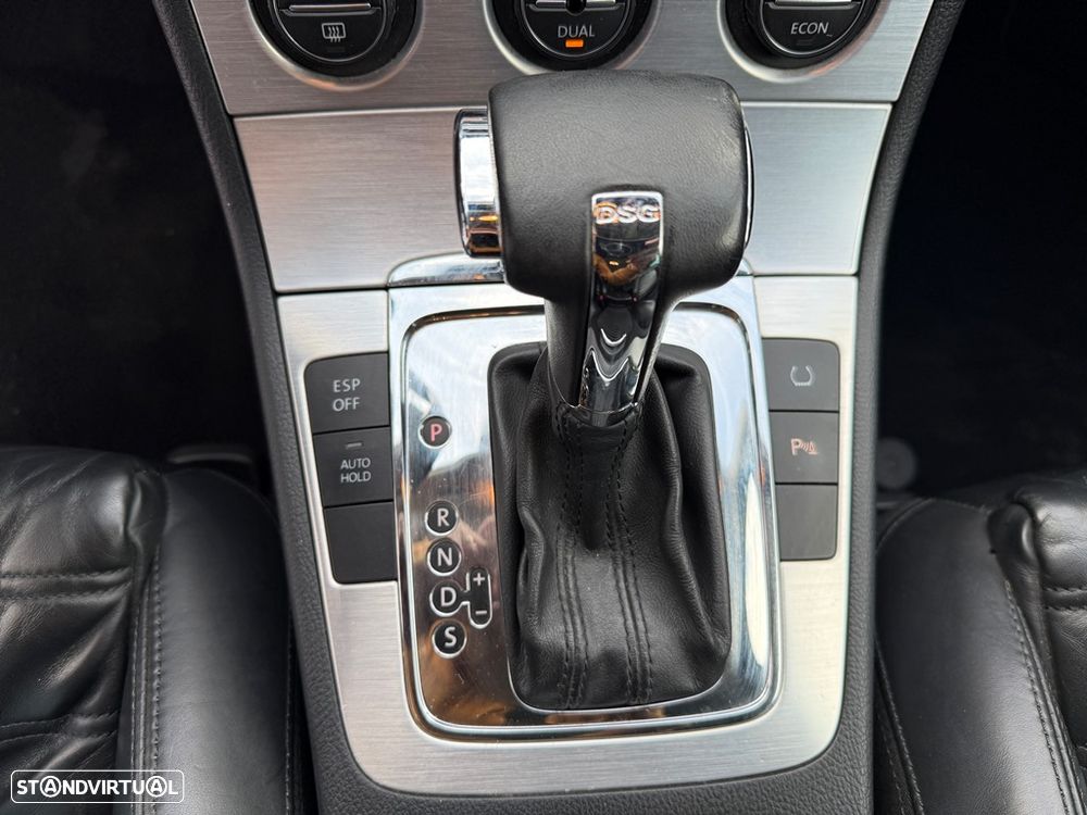 VW Passat Variant 2.0 TDI Confortline DSG - 11