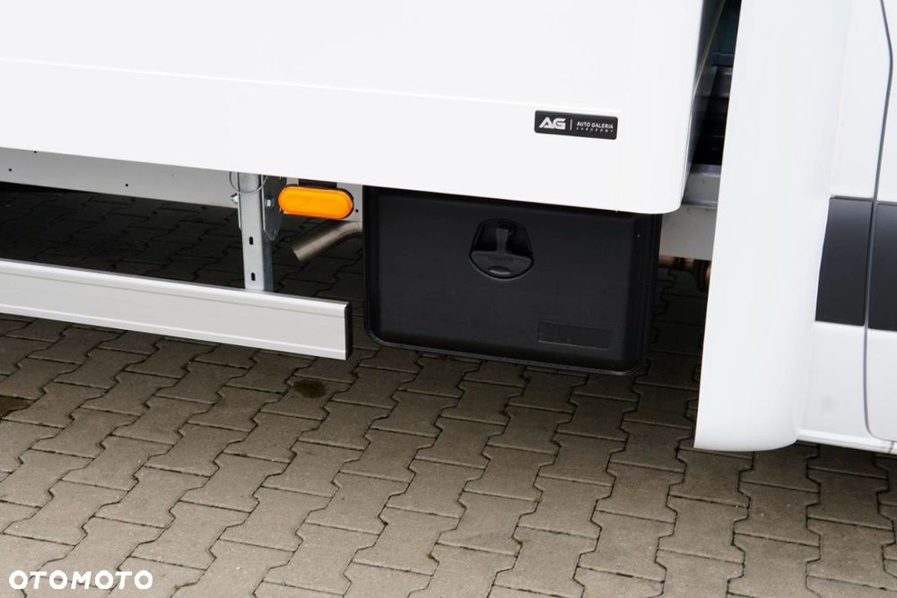 Mercedes-Benz Sprinter - 9