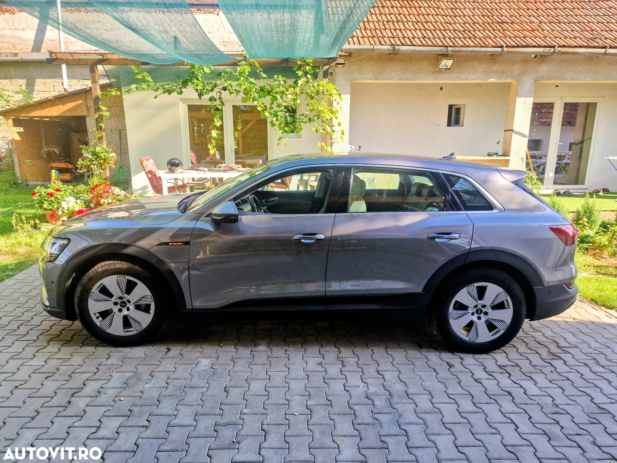 Audi e-tron 50 quattro - 8