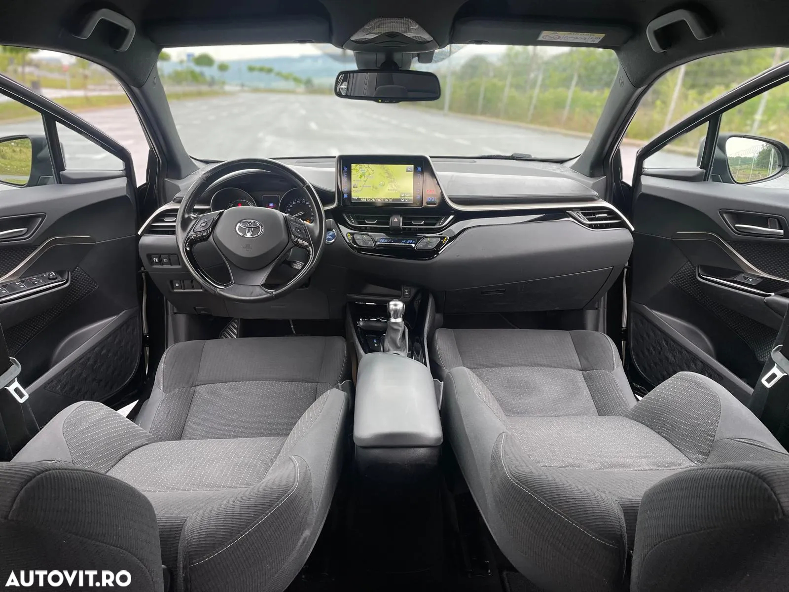Toyota C-HR - 13