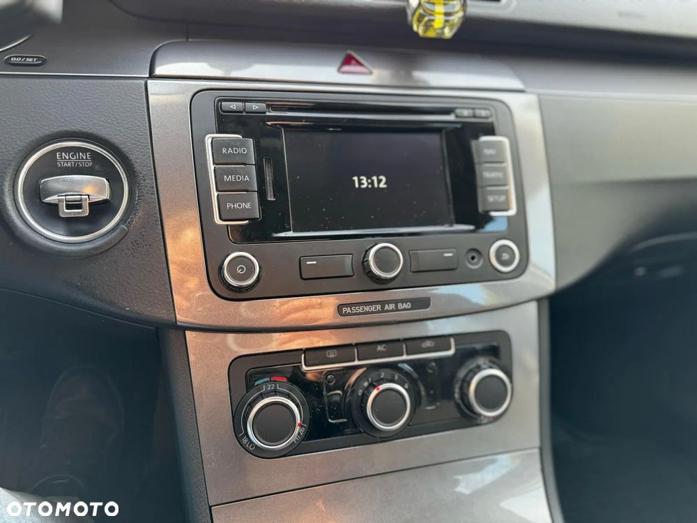 Volkswagen Passat 1.4 TSI BMT Trendline - 21