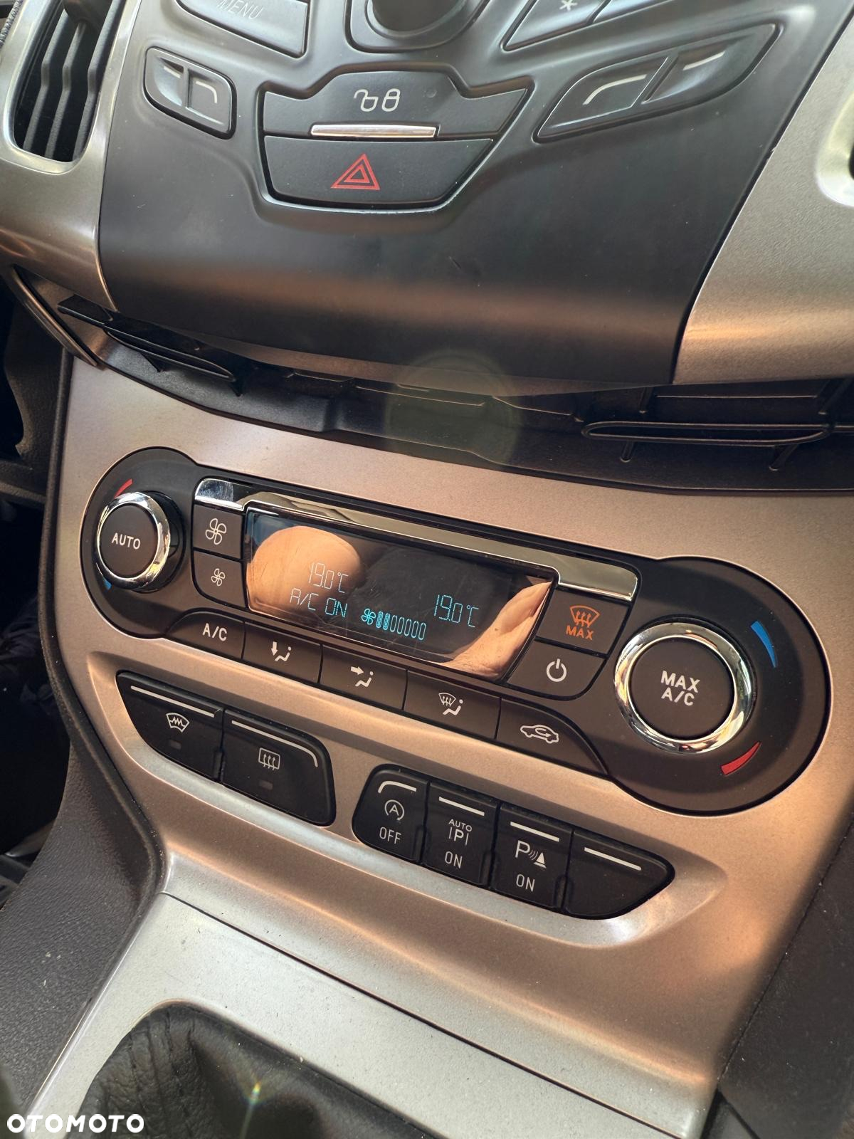 Ford Focus 1.6 EcoBoost Trend - 16