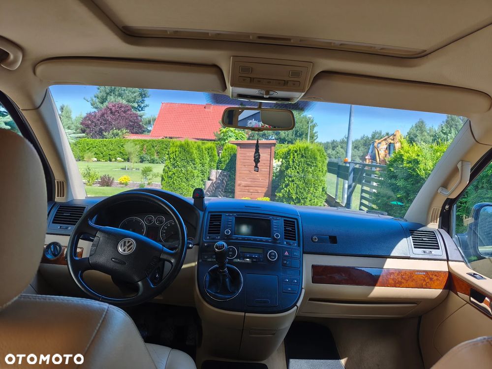Volkswagen Multivan - 8