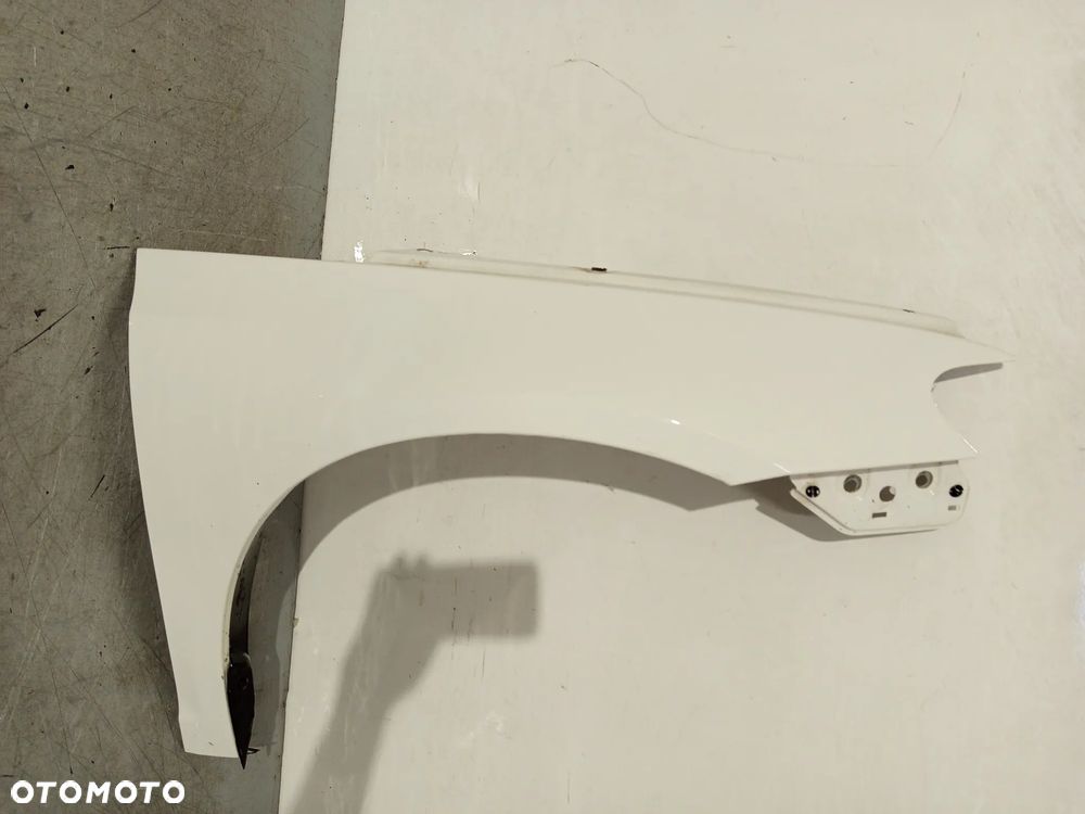 BŁOTNIK PRZÓD PRZEDNI PRAWY VW SCIROCCO 1K8 BIAŁY LB9A - 1