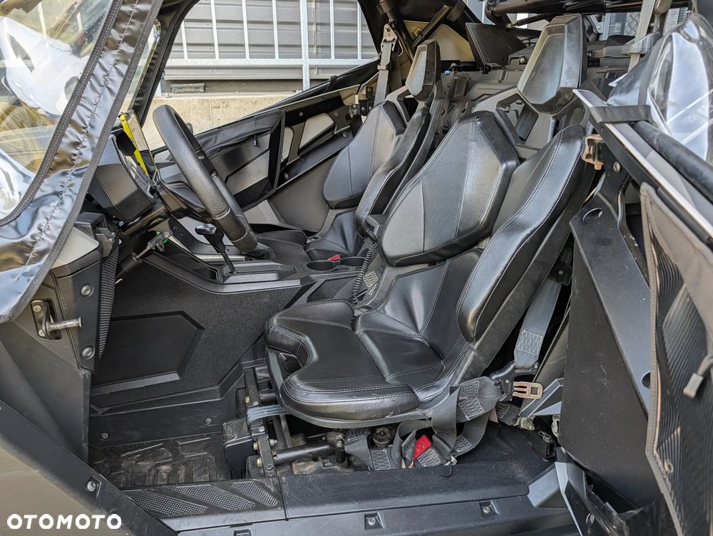 Polaris RZR - 16