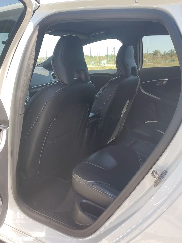 Volvo V40 D3 Drive-E R-Design Momentum - 7