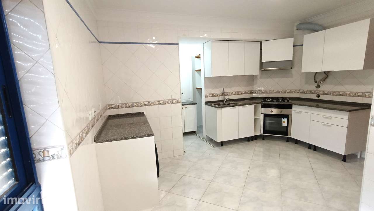 T3 com Arrecadação e Terraço, Pronto a habitar - Grande imagem: 4/32