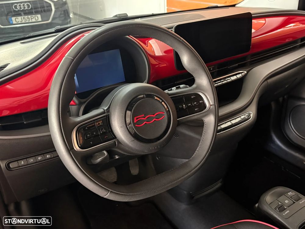 Fiat 500e (RED) - 11