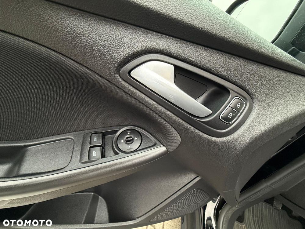 Ford Focus 1.5 EcoBlue Start-Stopp-System COOL&CONNECT - 24