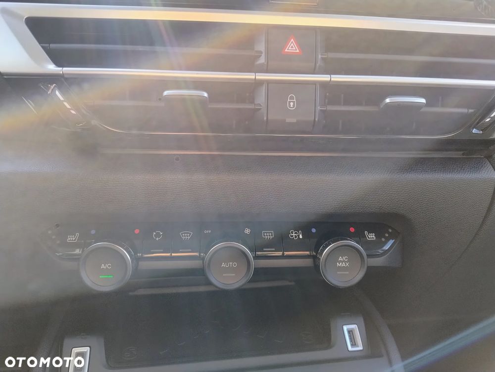 Citroën C4X 1.2 mHEV Max eDCT6 - 21