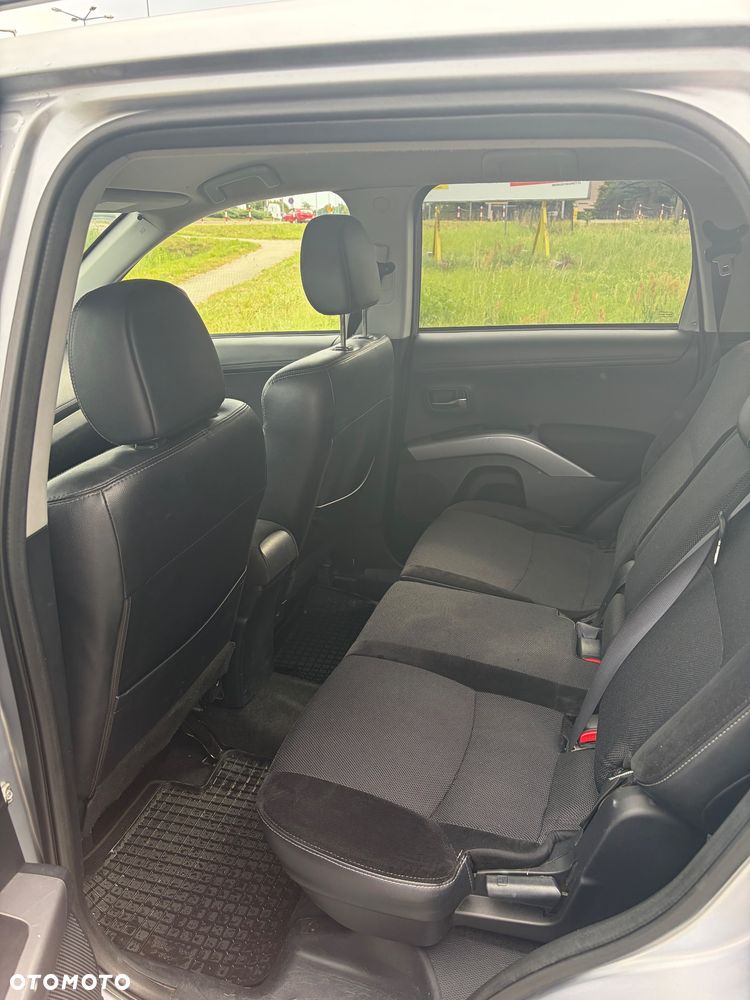 Mitsubishi Outlander 2.0 Intense NAVI 2WD EU5 - 7
