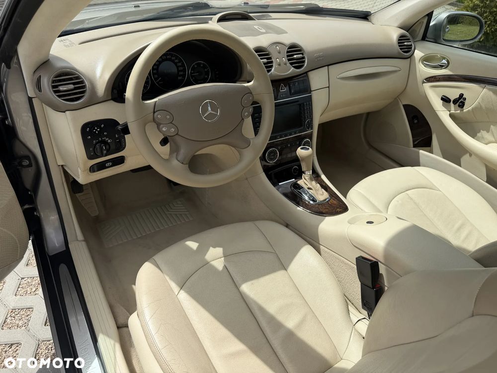 Mercedes-Benz CLK 320 CDI 7G-TRONIC Elegance - 23