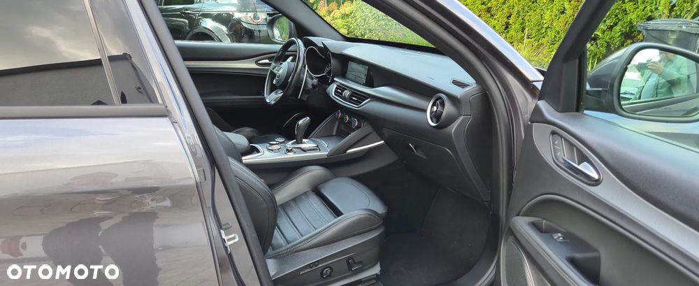 Alfa Romeo Stelvio 2.2 Diesel 16V AT8-Q4 Executive - 11