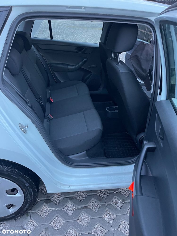 Skoda RAPID 1.6 TDI Cool Edition - 8