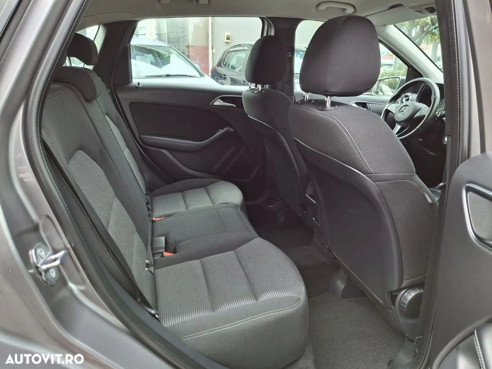 Mercedes-Benz B 180 7G-DCT Style - 18