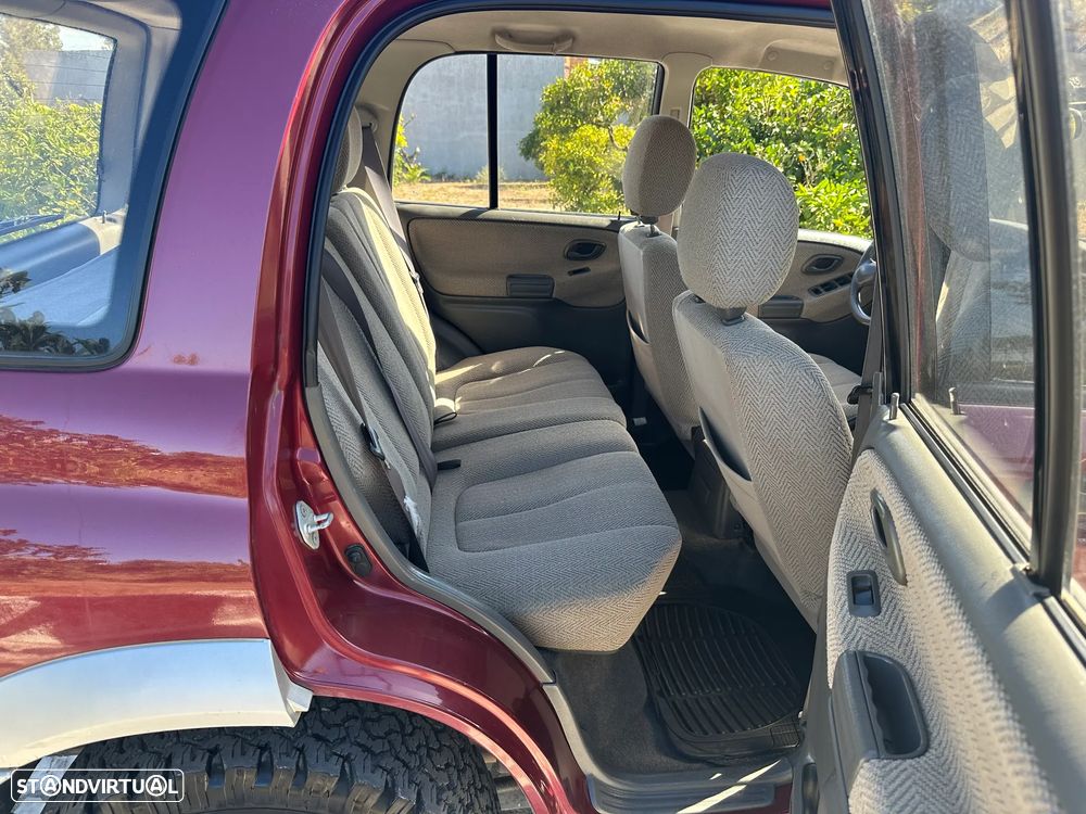 Suzuki Grand Vitara Metal Top 2.0 TDi - 29