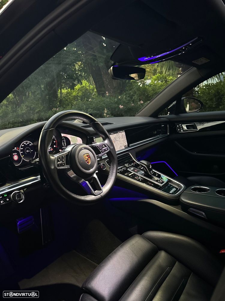 Porsche Panamera Sport Turismo 4 E-Hybrid - 18