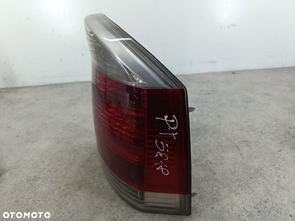 LAMPA TYLNA PRAWA OPEL VECTRA C FL 13131002 HATCHBACK - 2