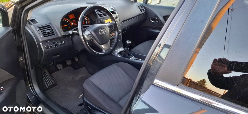Toyota Avensis 2.0 Prestige NAVI - 8