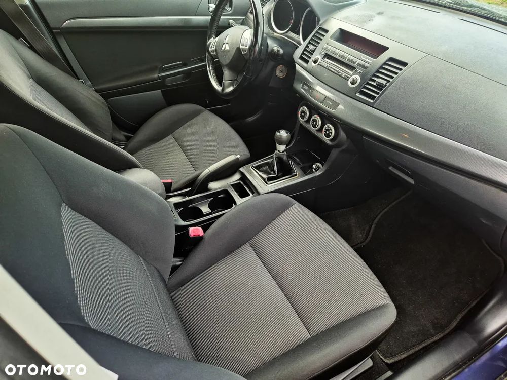 Mitsubishi Lancer - 12