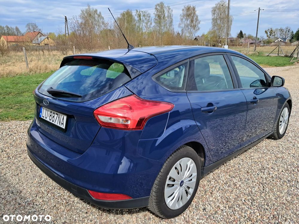 Ford Focus - 32