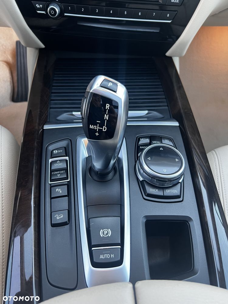 BMW X5 ver-xdrive25d - 16