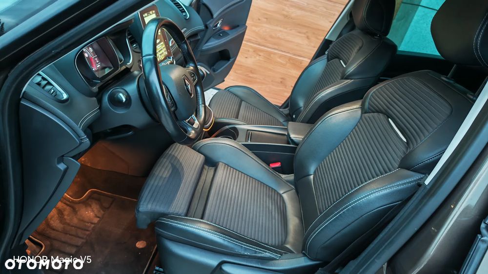 Renault Grand Scenic - 38