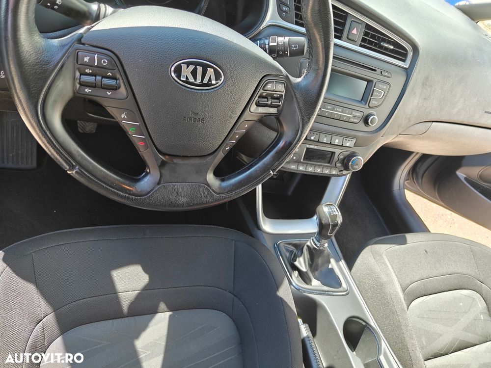 Kia Ceed - 9