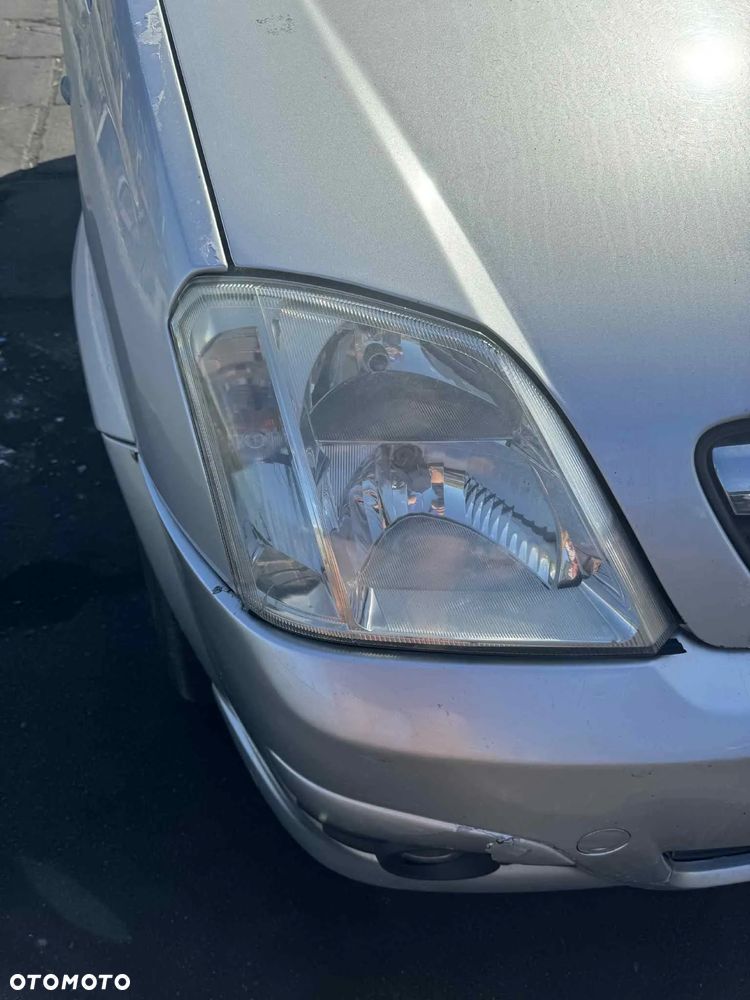 Lampa przednia lewa/prawa Opel Meriva A - 2
