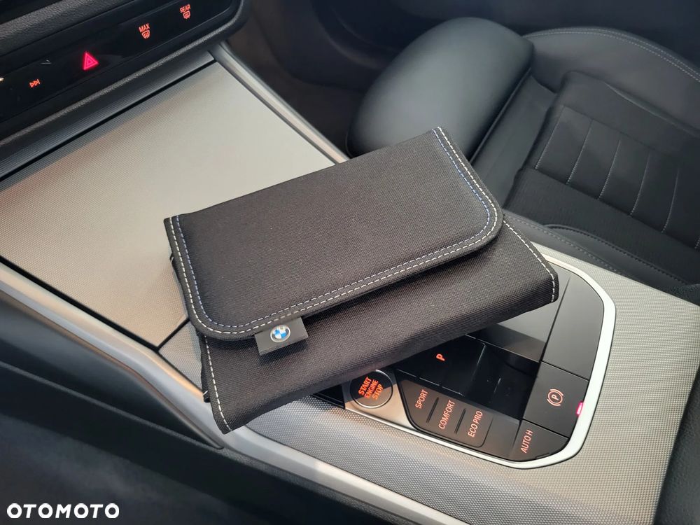 BMW Seria 3 330i sport - 19