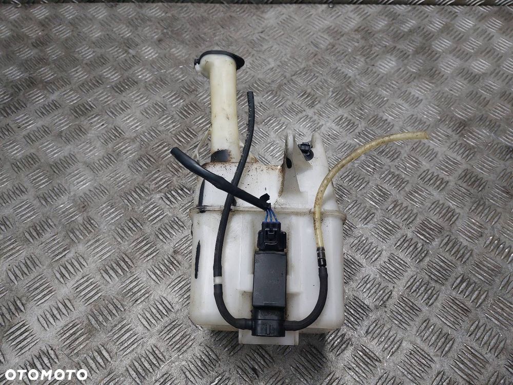 ZBIORNICZEK PŁYNU SPRYSKIWACZY + POMPKA TOYOTA COROLLA E12 - 1