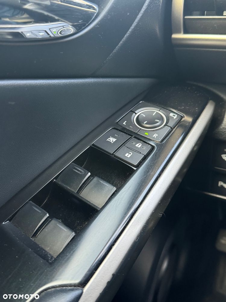 Lexus IS 300h Comfort - 12