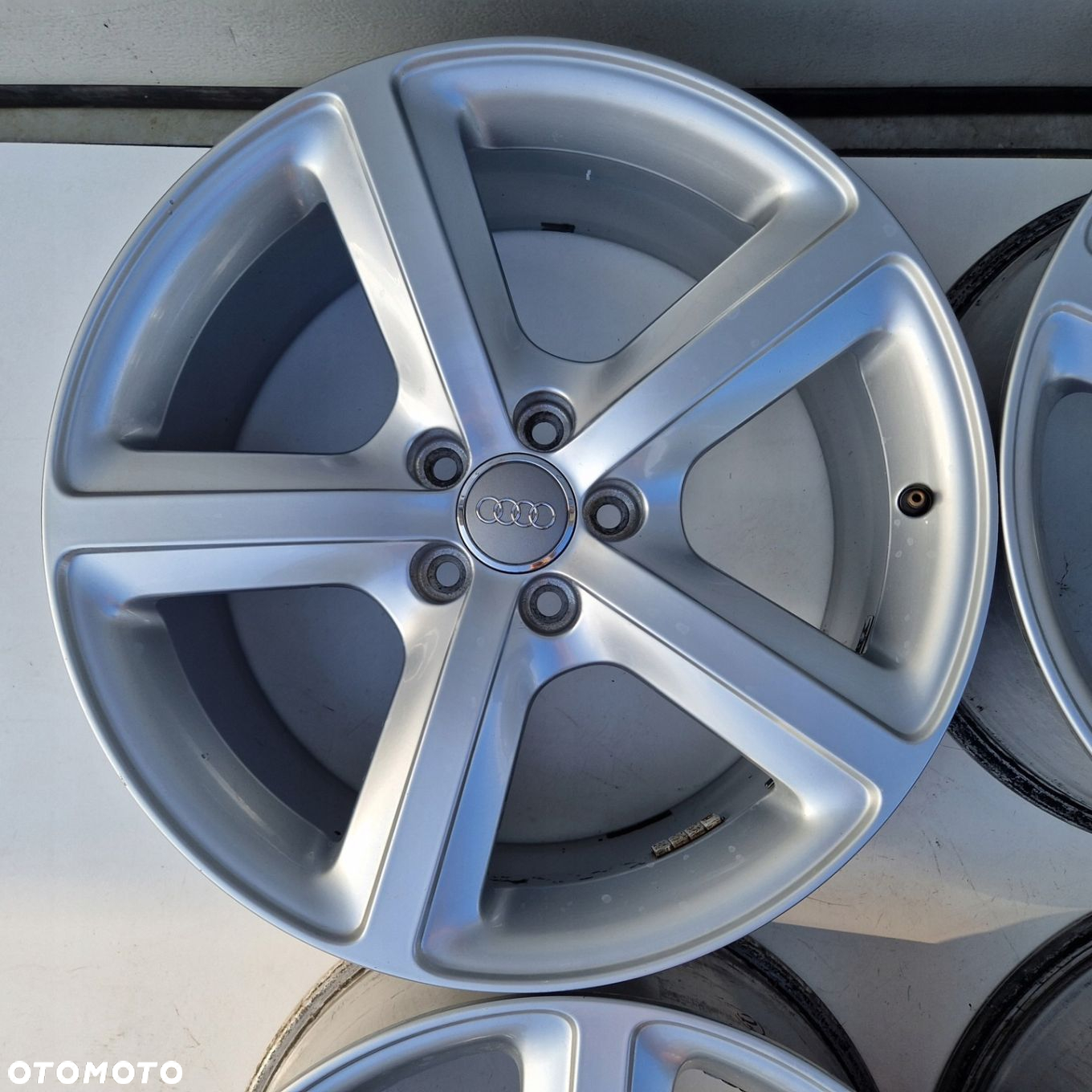 AUDI Q5 A5 S5 A4 B8 B9 A6 C6 C7 5x112 19 IS39 - 5