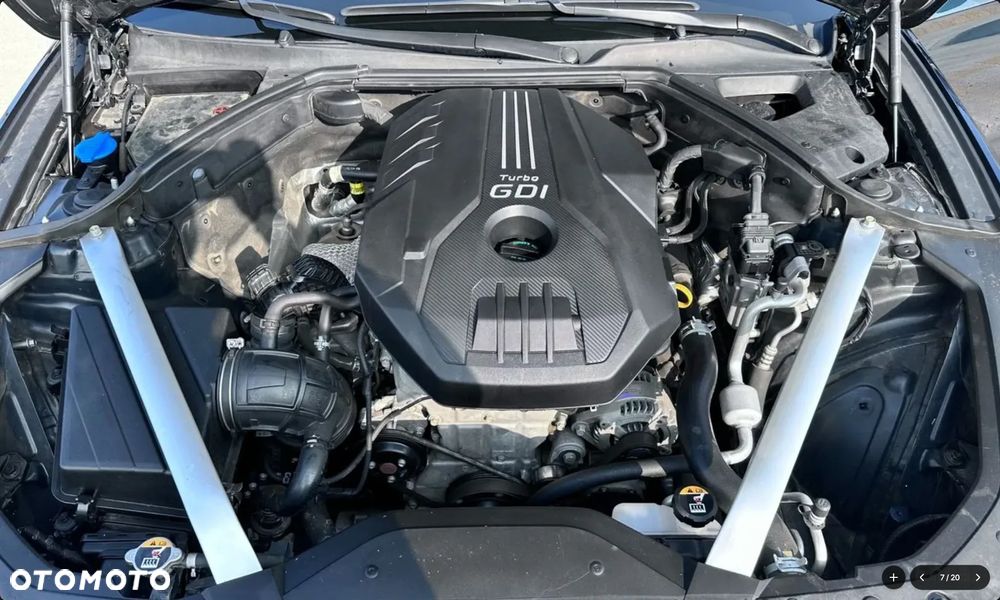 Genesis G70 2.0T RWD 8AT Premium - 8