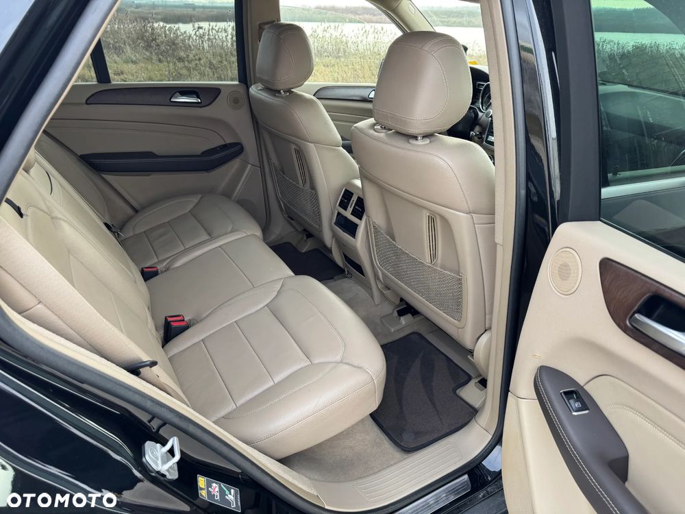 Mercedes-Benz ML - 14