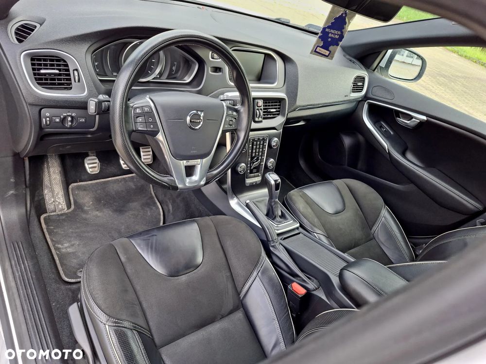 Volvo V40 D3 R-Design Momentum - 21