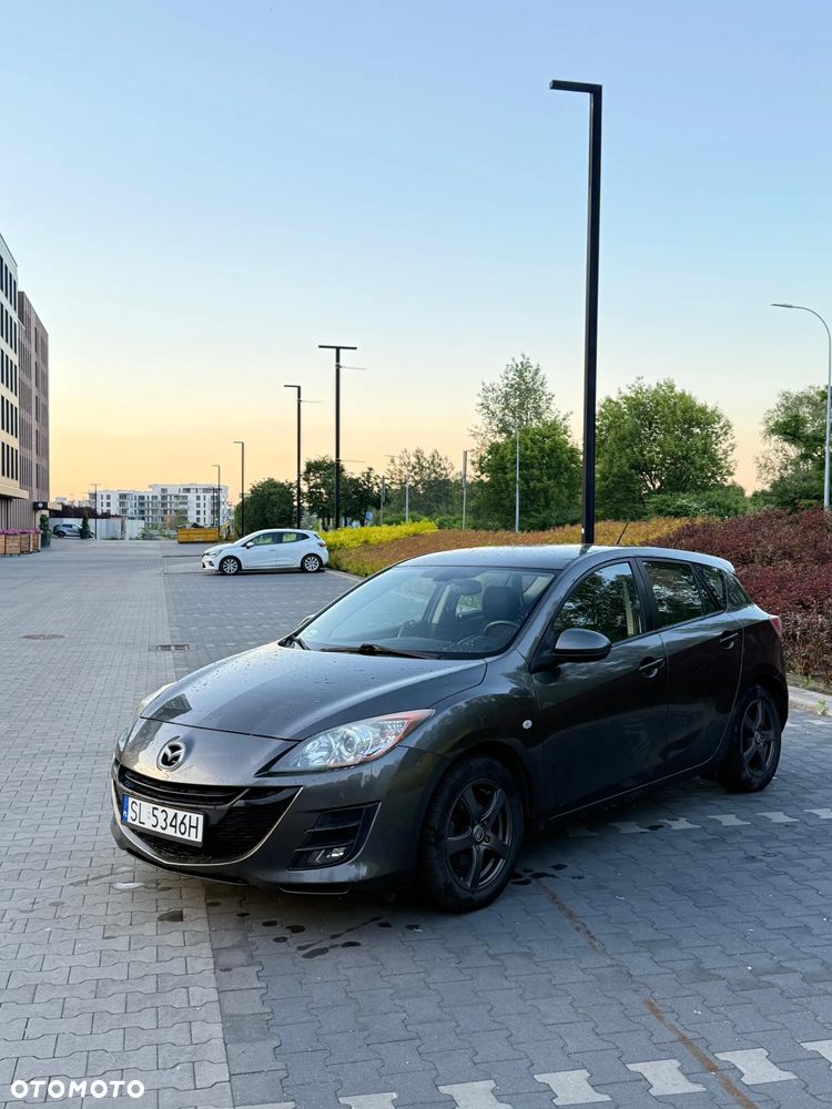 Mazda 3 1.6 Active + - 3