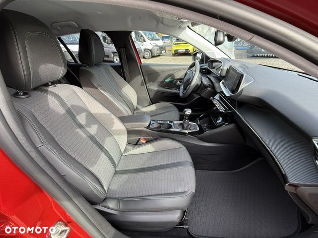 Peugeot 208 - 26