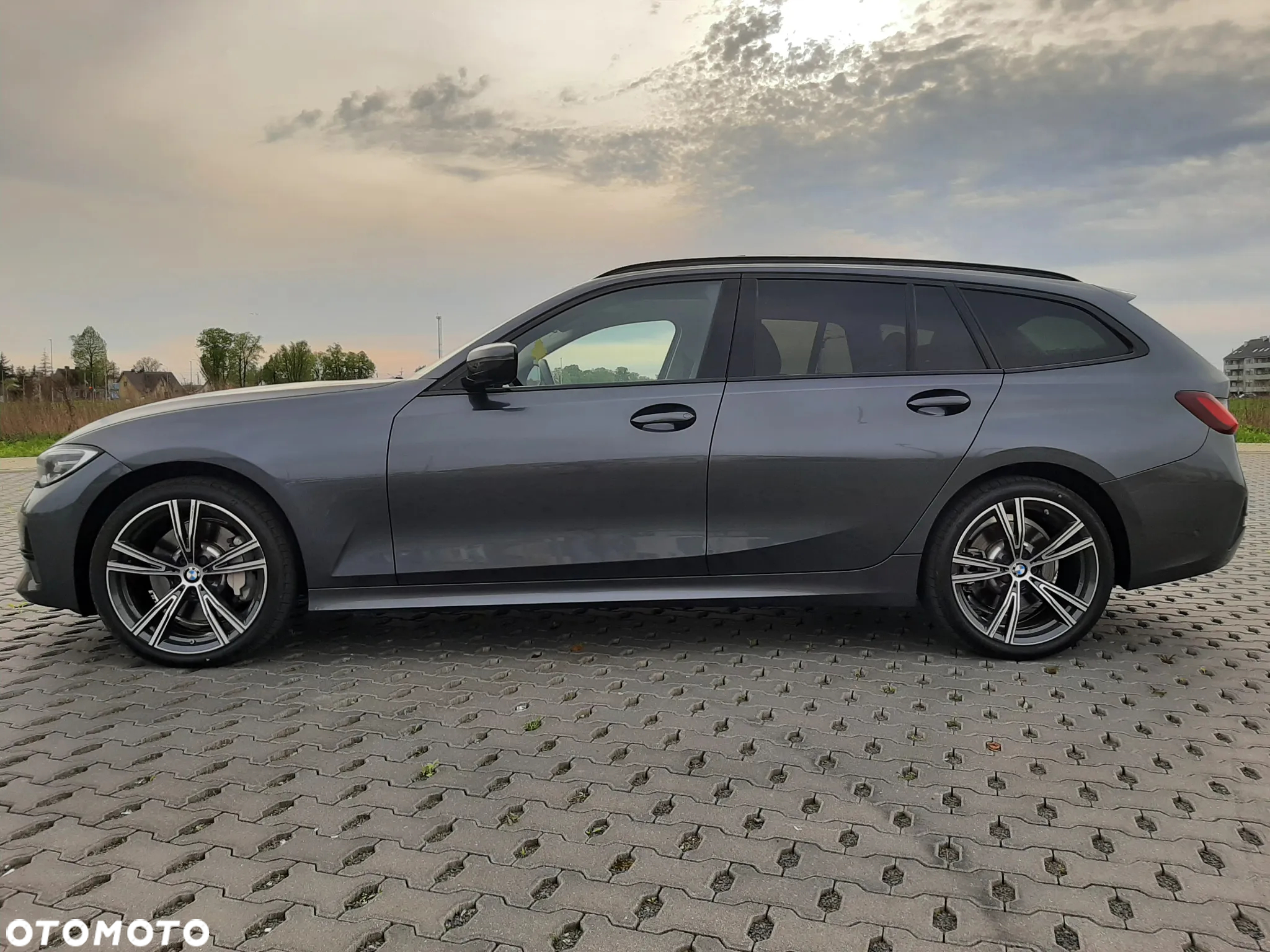 BMW Seria 3 330d Touring xDrive - 12