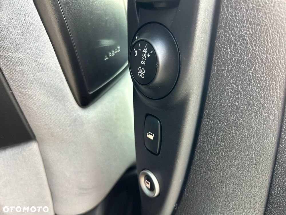 Peugeot 807 HDi 135 Premium - 9