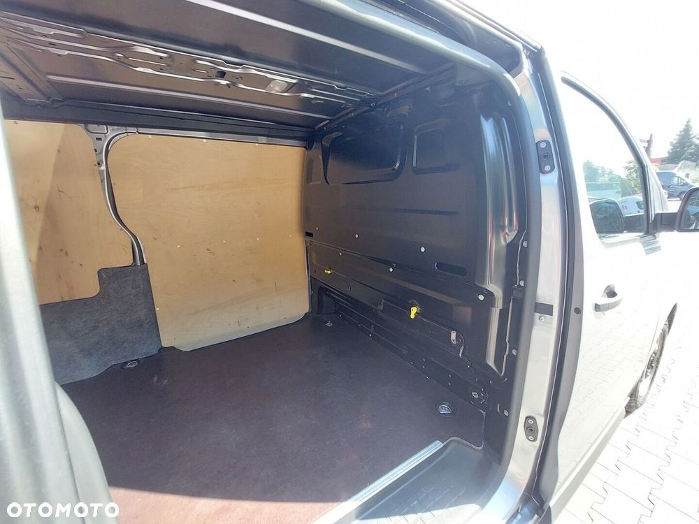 Opel Vivaro - 11