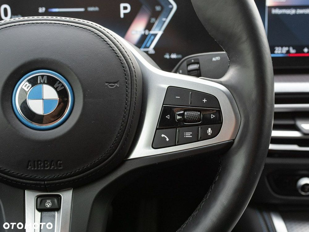 BMW i4 - 18