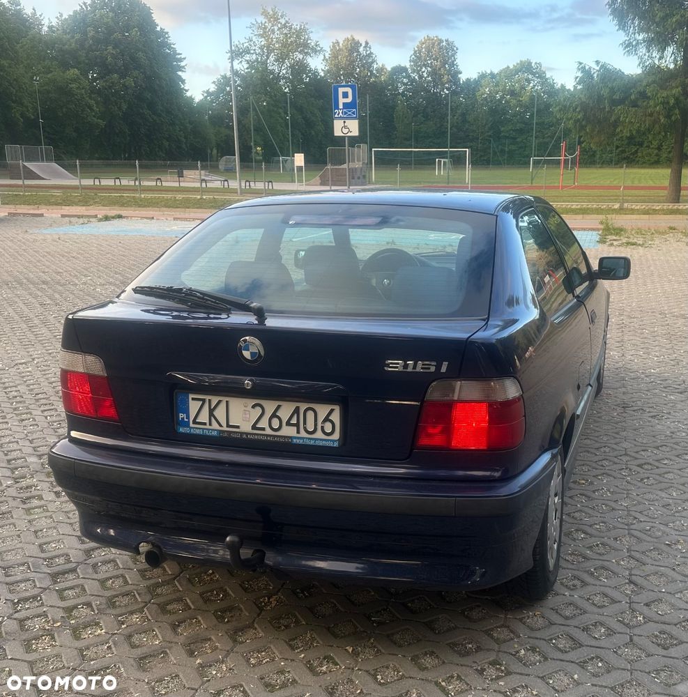 BMW Seria 3 316i - 4