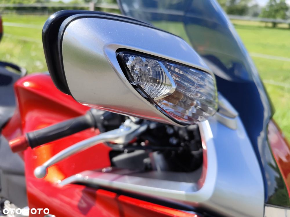 Honda VFR - 28
