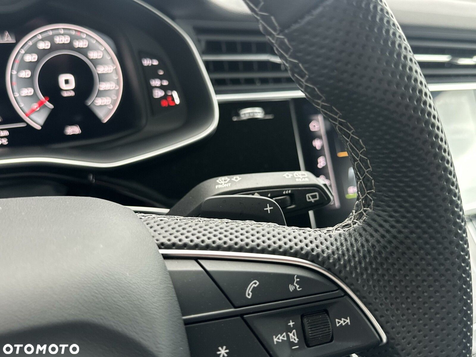 Audi SQ8 TFSI Quattro Tiptronic - 32