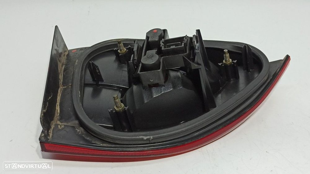 FAROLIM TRASEIRO DIREITO RENAULT MEGANE I FASE 2 CLASSIC (LA..) 1.4 16V RXE - 3