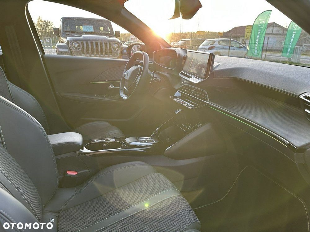 Peugeot 208 PureTech 100 EAT8 GT - 10